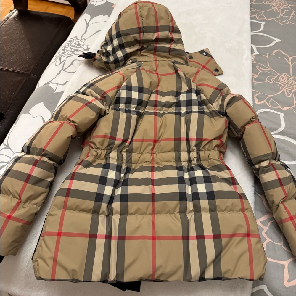 Authentic Burberry women’s winter jacket XS - Picture 2 of 4